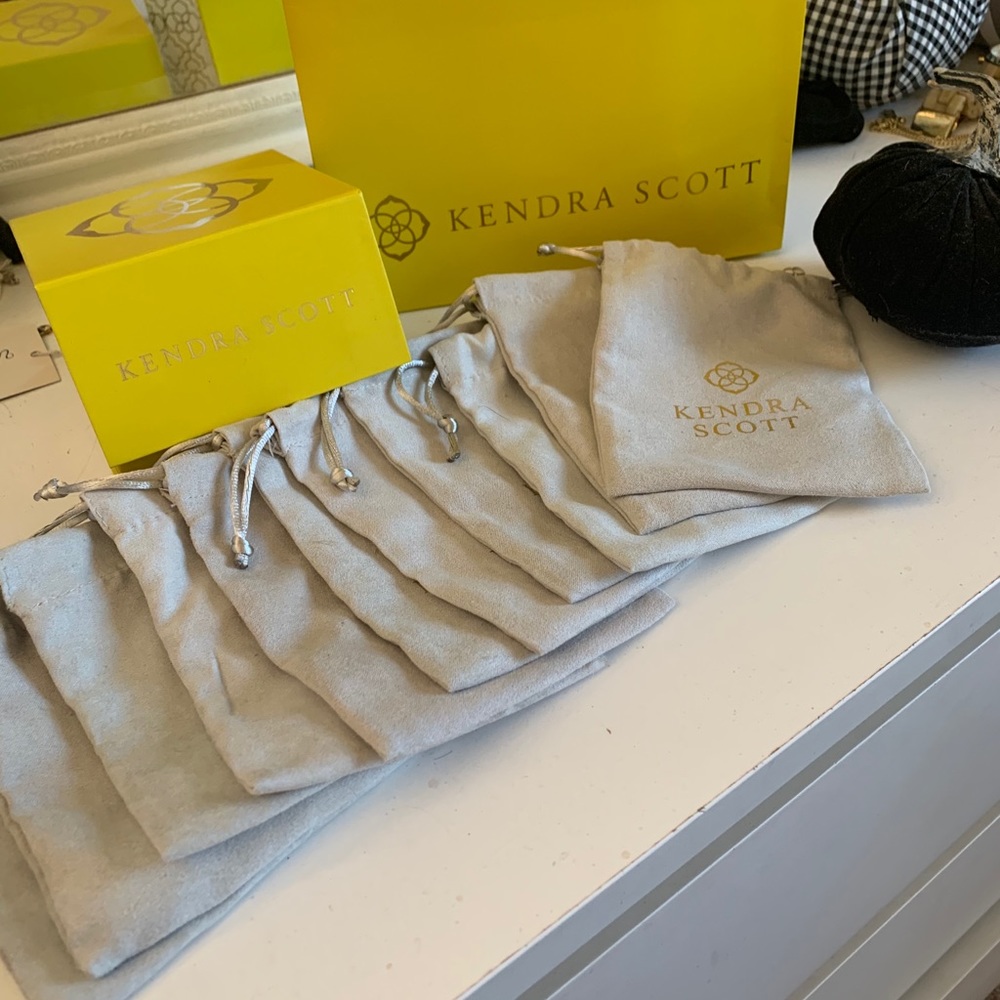 Kendra scott jewerly bags puch box